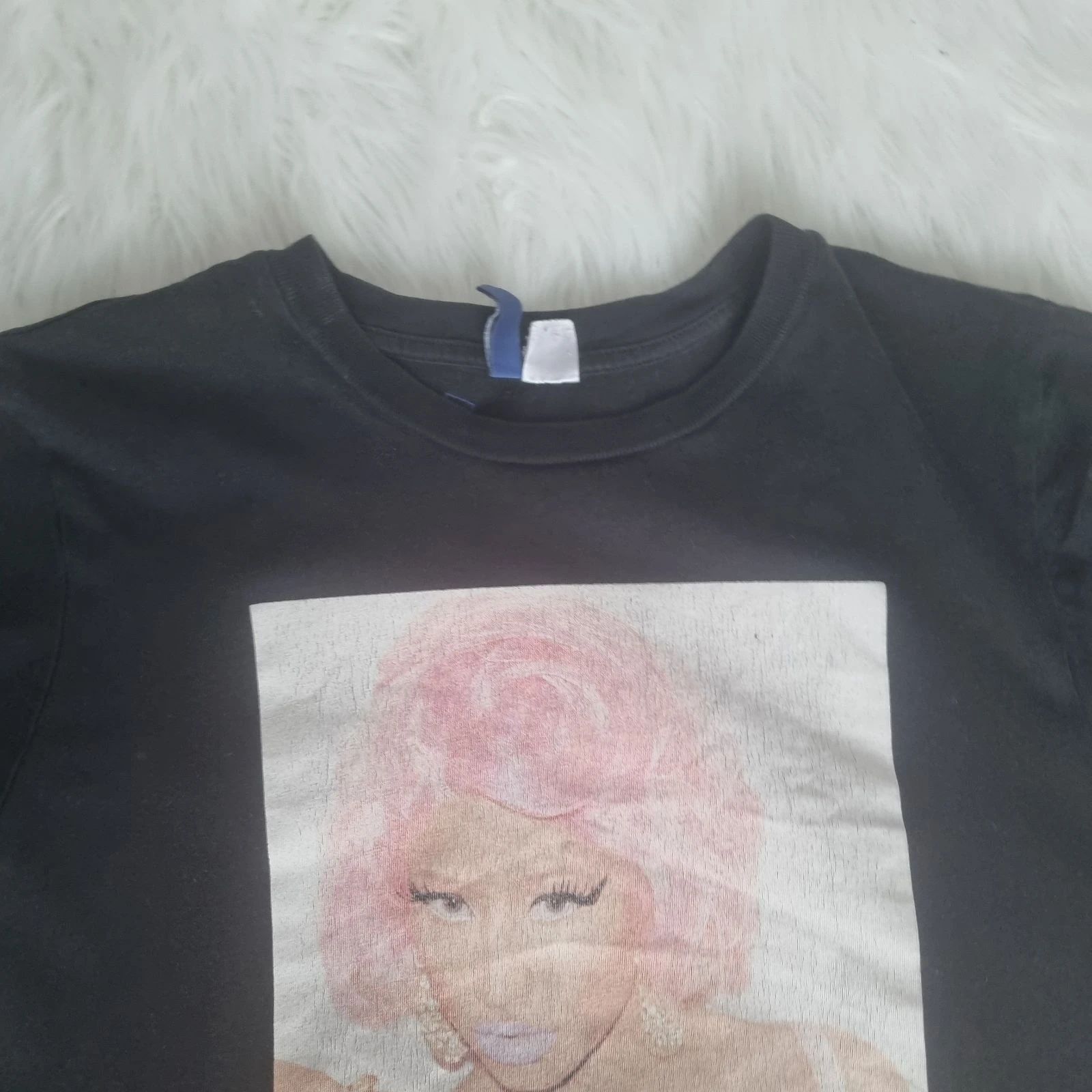 H&M DIVIDED Nicki Minaj Camiseta Gráfica – Negra con Peluca Rosa Gráfica – Talla S – photo 2